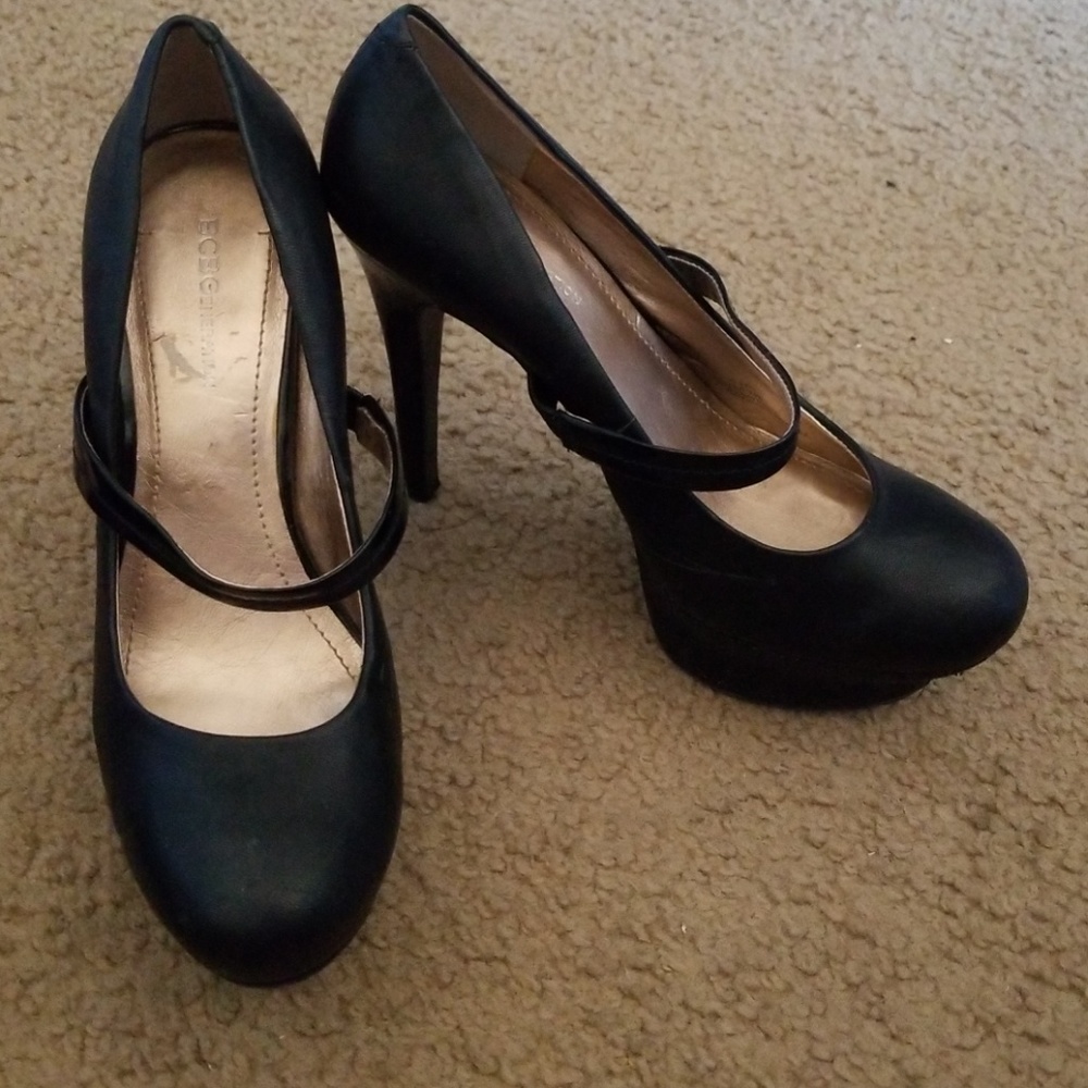 All black heel with strap bcbgeneration